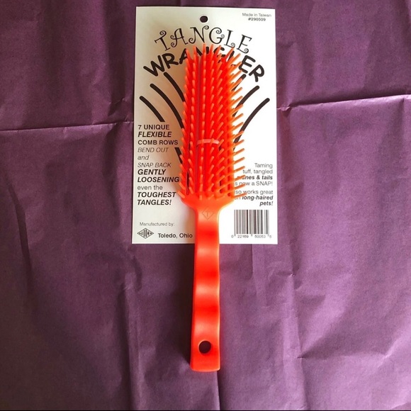 COPY - Sale! ๐ 2 for $5 -Pet Tangle Wrangler Brush - Picture 2 of 5